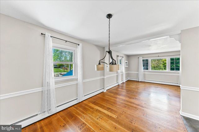 225 CHESTNUT ST, Newtown Square, PA 19073