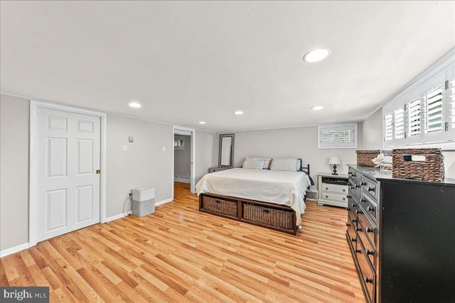 225 CHESTNUT ST, Newtown Square, PA 19073