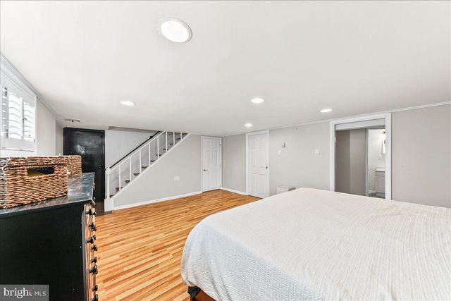 225 CHESTNUT ST, Newtown Square, PA 19073