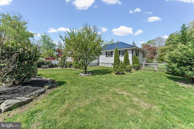 225 CHESTNUT ST, Newtown Square, PA 19073