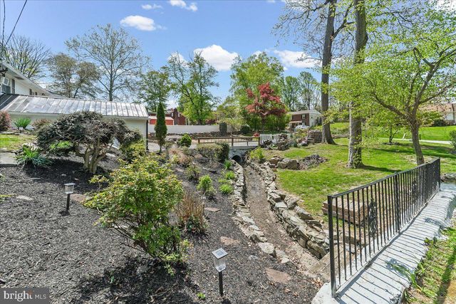 225 CHESTNUT ST, Newtown Square, PA 19073
