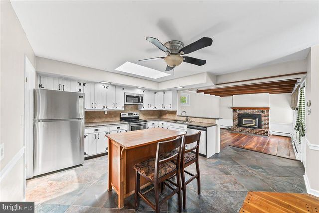 225 CHESTNUT ST, Newtown Square, PA 19073