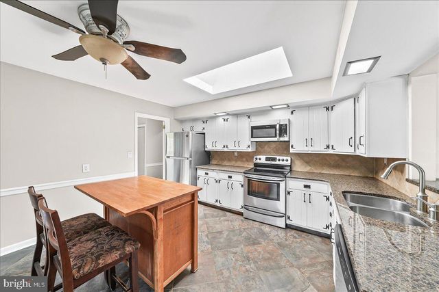 225 CHESTNUT ST, Newtown Square, PA 19073