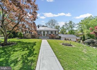 225 CHESTNUT ST, Newtown Square, PA 19073