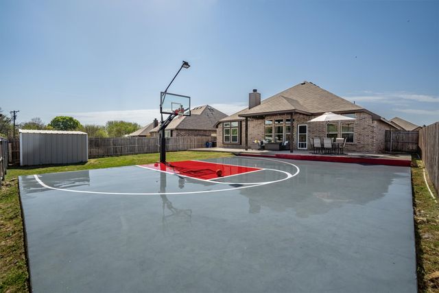 204 Ovaletta Drive, Justin, TX 76247