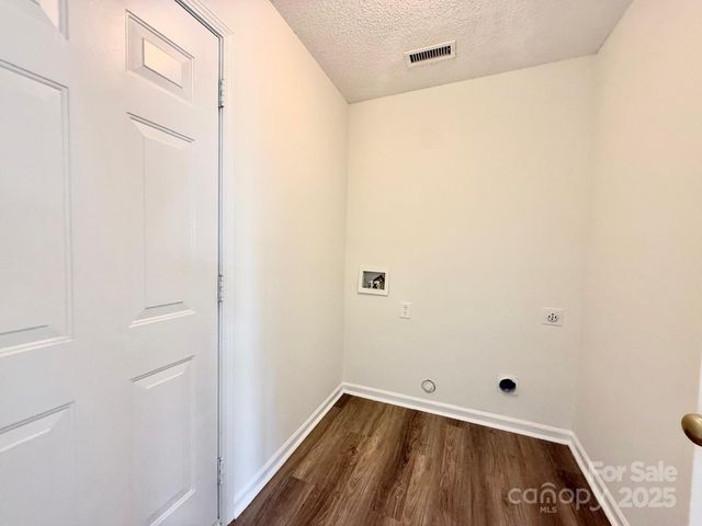 8551 Appledale Drive, Charlotte, NC 28262