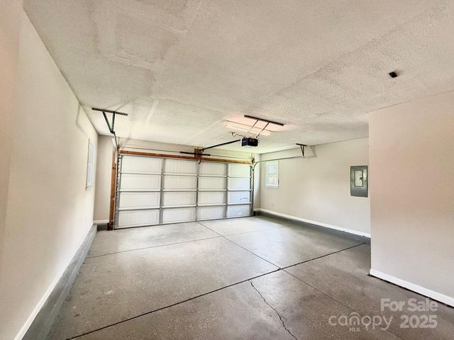 8551 Appledale Drive, Charlotte, NC 28262
