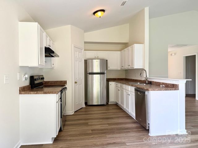 8551 Appledale Drive, Charlotte, NC 28262