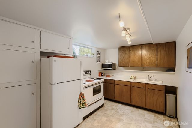 3056 50th Avenue SW, Seattle, WA 98116