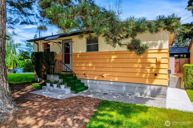 3056 50th Avenue SW, Seattle, WA 98116