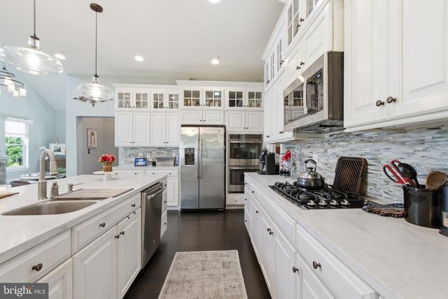 2208 POTOMAC RIVER BLVD, Dumfries, VA 22026