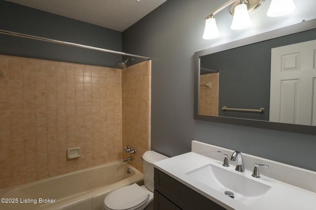 7209 Old N Church Rd, Louisville, KY 40214