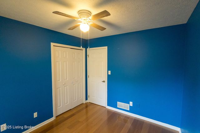 7209 Old N Church Rd, Louisville, KY 40214