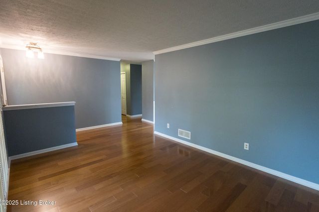 7209 Old N Church Rd, Louisville, KY 40214