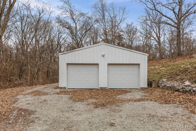 318 Union Hill Road, Fairview Heights, IL 62208