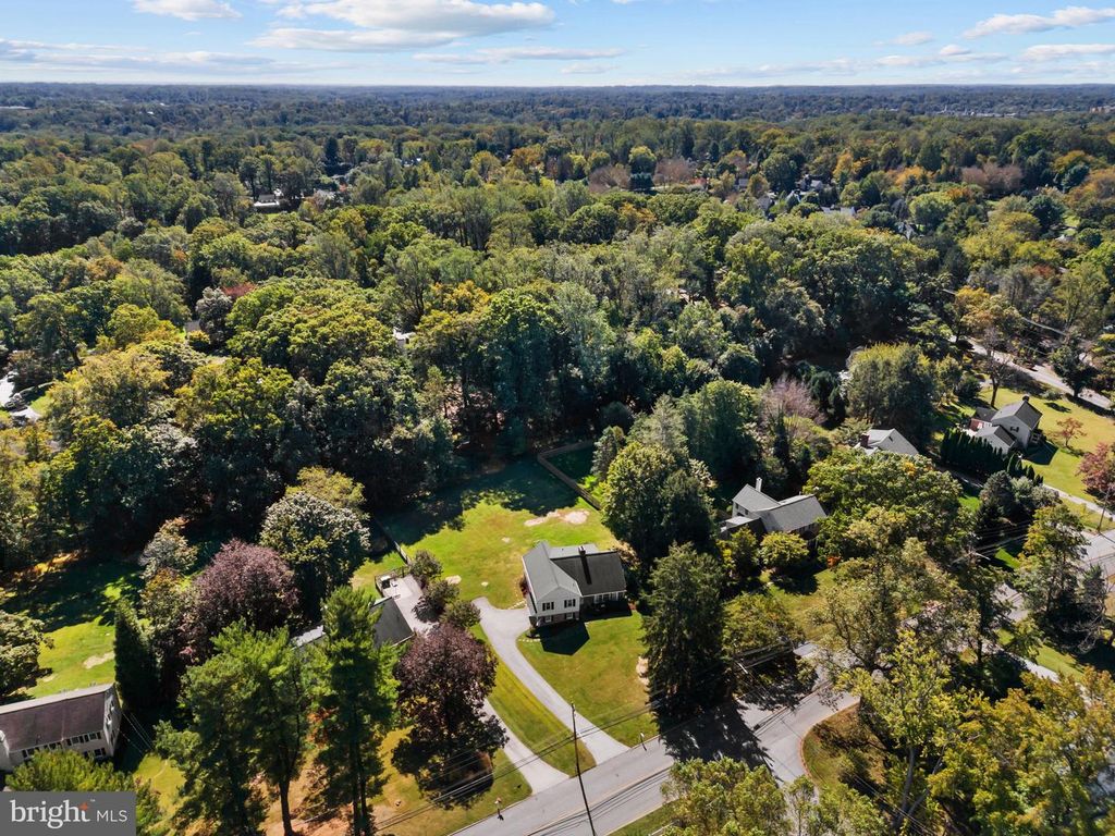 Image 2 of property listing at 962 WEADLEY RD, Radnor, PA 19087
