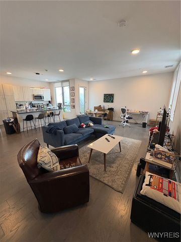 1020 Elmwood 302, Buffalo, NY 14222