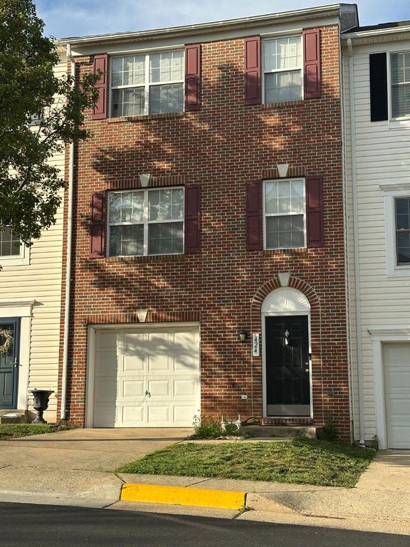 424 GINKGO TER NE, Leesburg, VA 20176