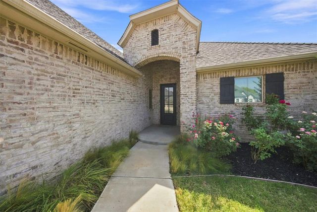 10608 NW Emily Circle, Oklahoma City, OK 73120