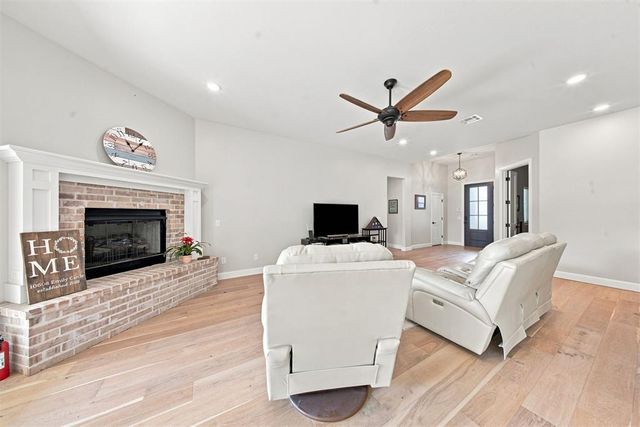 10608 NW Emily Circle, Oklahoma City, OK 73120