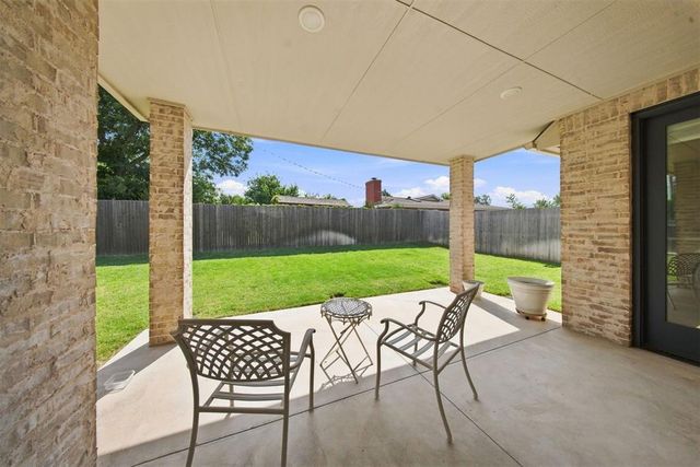 10608 NW Emily Circle, Oklahoma City, OK 73120