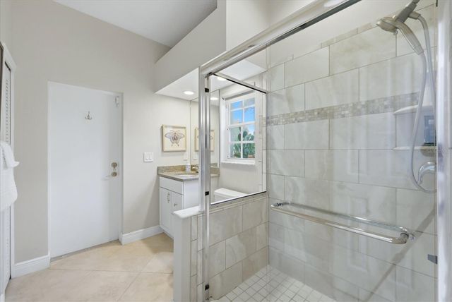 4068 LYNDHURST COURT, Sarasota, FL 34235