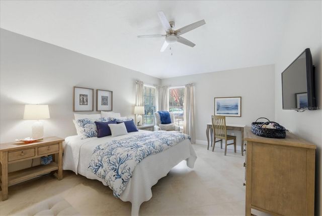 4068 LYNDHURST COURT, Sarasota, FL 34235