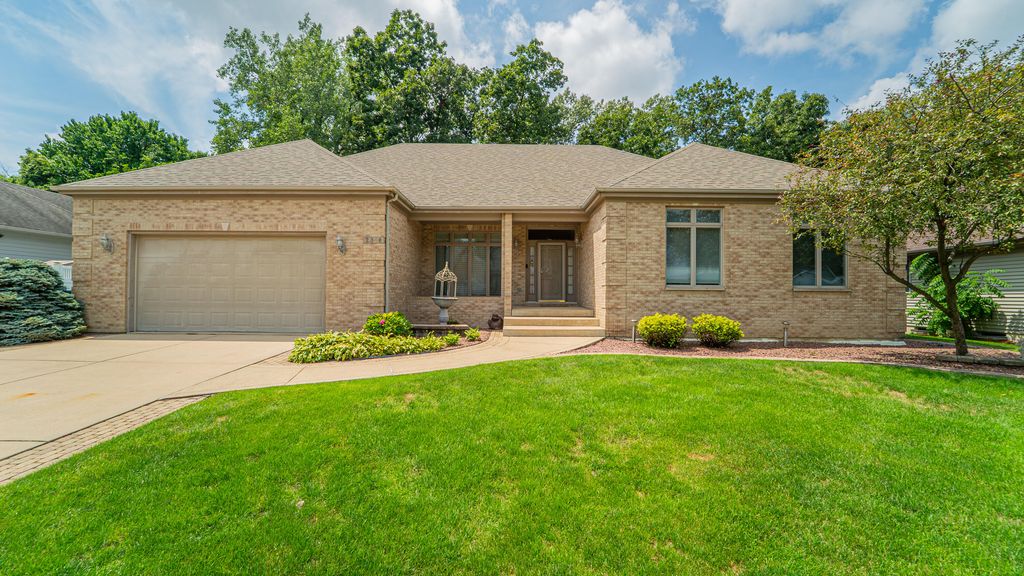 2318 Divac Drive, Schererville, IN 46375