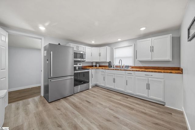 106 Delaware Street, Chesnee, SC 29323