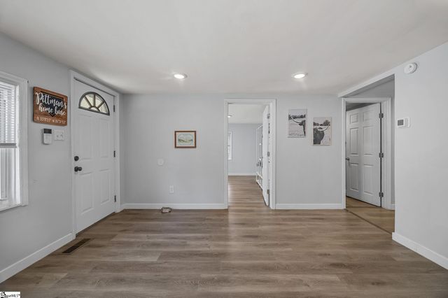 106 Delaware Street, Chesnee, SC 29323