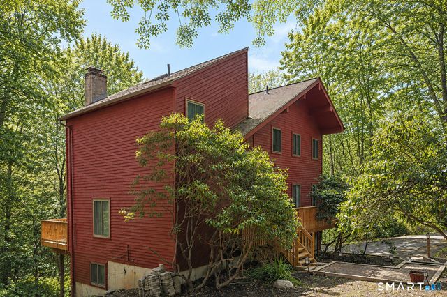 136 Hoyts Hill, Bethel, CT 06801