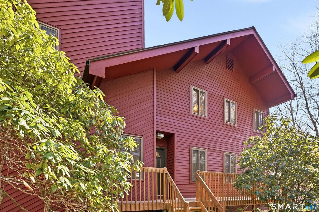 136 Hoyts Hill, Bethel, CT 06801
