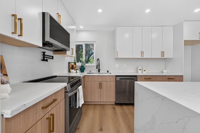 8420 Lakeland Dr, Granite Bay, CA 95746