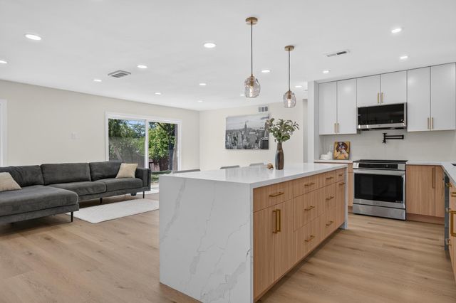 8420 Lakeland Dr, Granite Bay, CA 95746