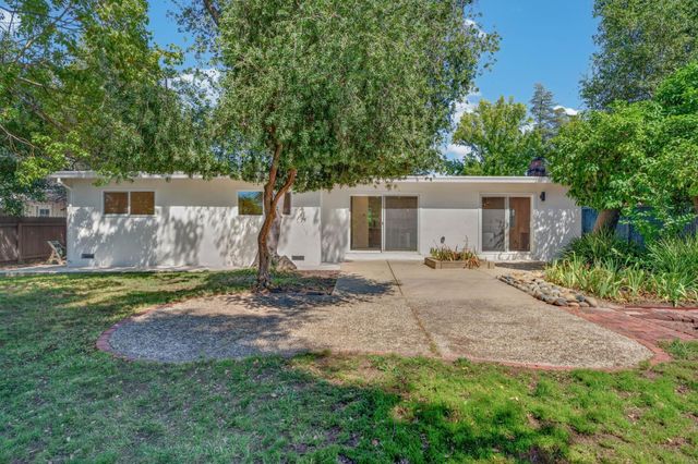8420 Lakeland Dr, Granite Bay, CA 95746