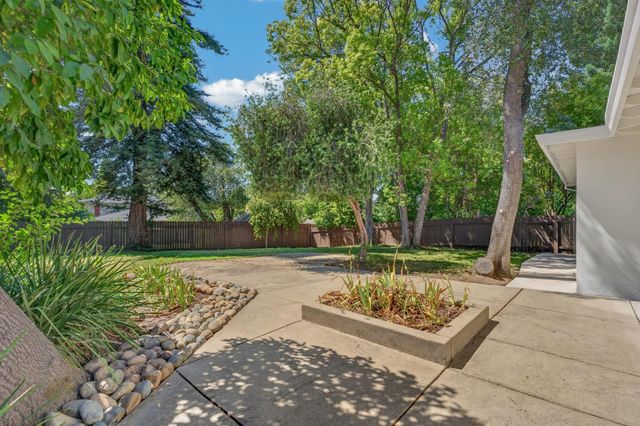8420 Lakeland Dr, Granite Bay, CA 95746