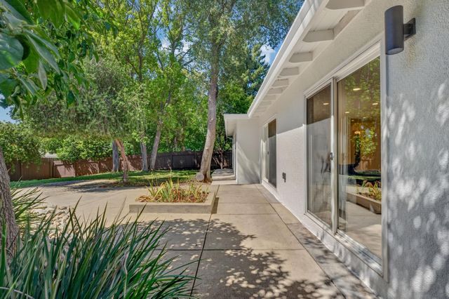 8420 Lakeland Dr, Granite Bay, CA 95746