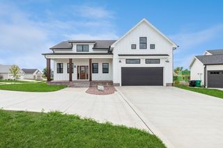 233 NE 60th Court, Ankeny, IA 50021