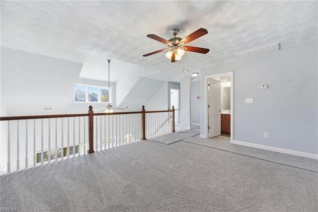 24 Rockingham DR, Hampton, VA 23669