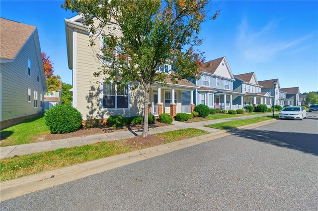24 Rockingham DR, Hampton, VA 23669