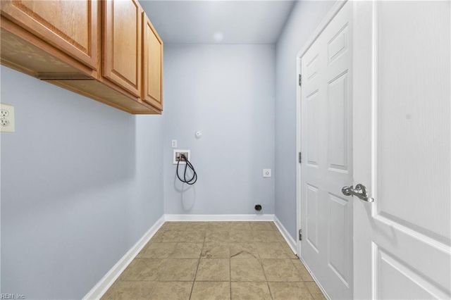 24 Rockingham DR, Hampton, VA 23669