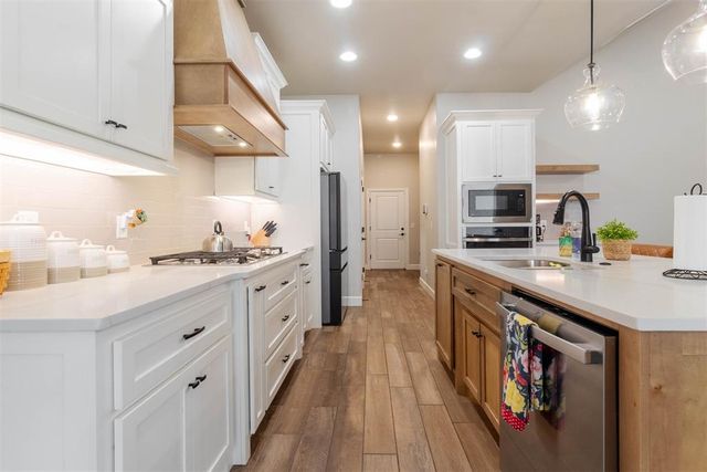 512 Tralee Lane, Yukon, OK 73099