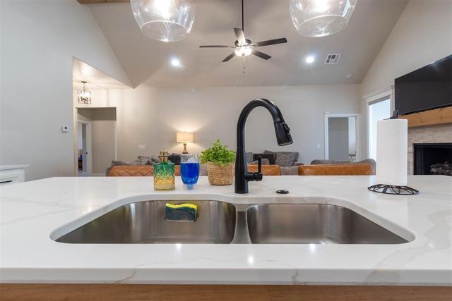 512 Tralee Lane, Yukon, OK 73099