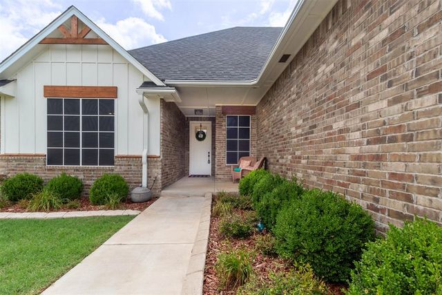 512 Tralee Lane, Yukon, OK 73099