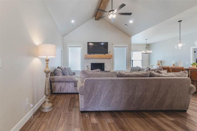 512 Tralee Lane, Yukon, OK 73099