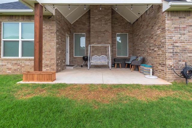 512 Tralee Lane, Yukon, OK 73099