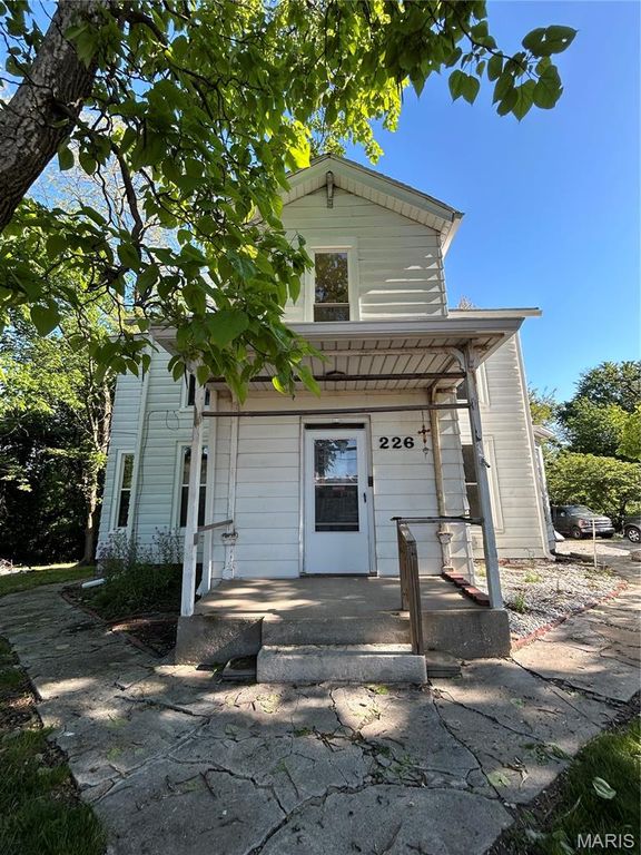 226 E 5th Street, Alton, IL 62002