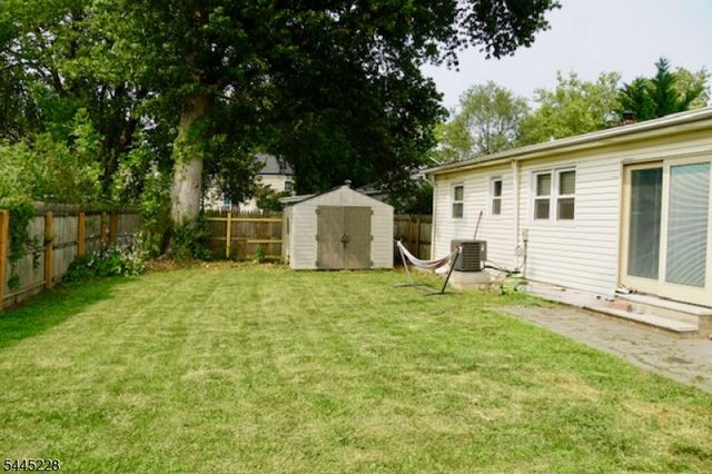 19 Seminole Ave, Parsippany-troy Hills Twp., NJ 07034