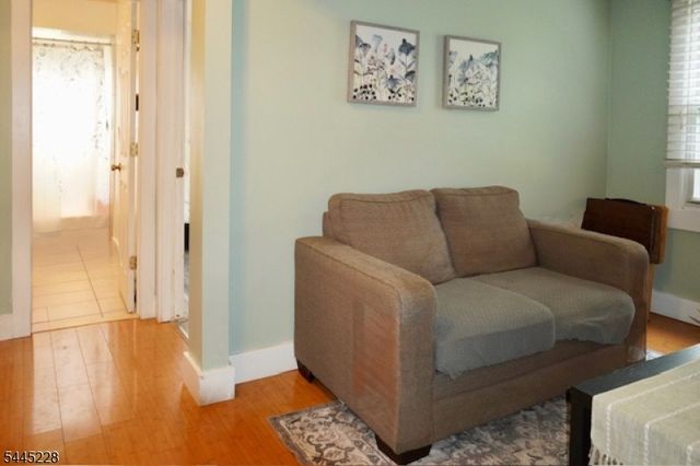 19 Seminole Ave, Parsippany-troy Hills Twp., NJ 07034