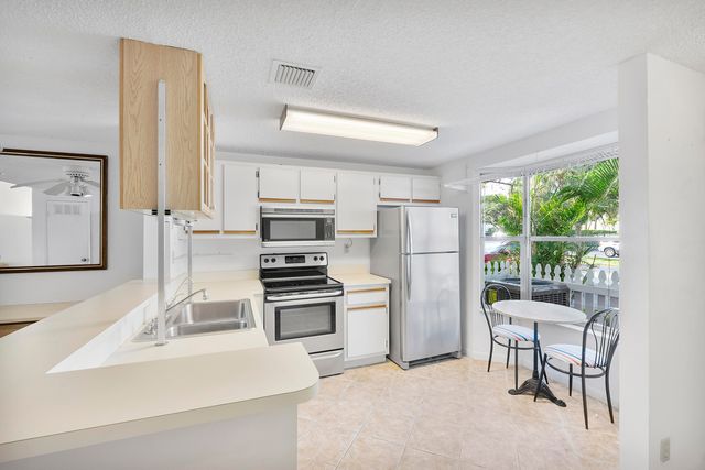 2871 NE 15th Street, Pompano Beach, FL 33062